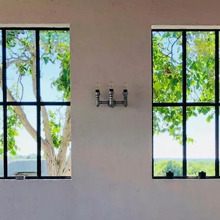 펜션 The Black House - Modern With Garden,1500m From *