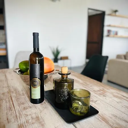 펜션 The Black House - Modern With Garden,1500m From *