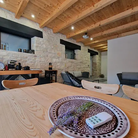 Vakantiehuis The Black House - Modern With Garden,1500m From *