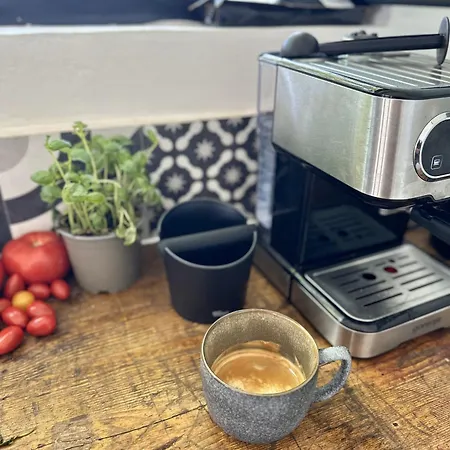 펜션 The Black House - Modern With Garden,1500m From