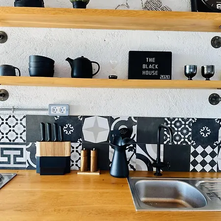 The Black House - Modern With Garden,1500m From * Umag