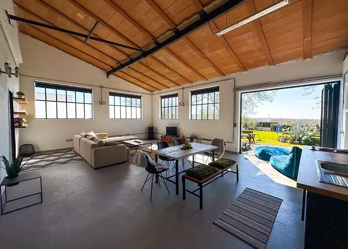 The Black House - Modern With Garden,1500m From *