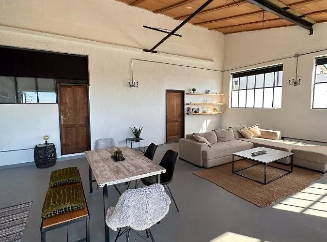 The Black House - Modern With Garden,1500m From Holiday home *