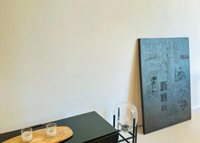 The Black House - Modern With Garden,1500m From Holiday home