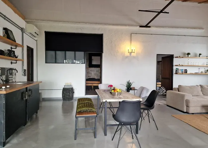 The Black House - Modern With Garden,1500m From Holiday home Umag
