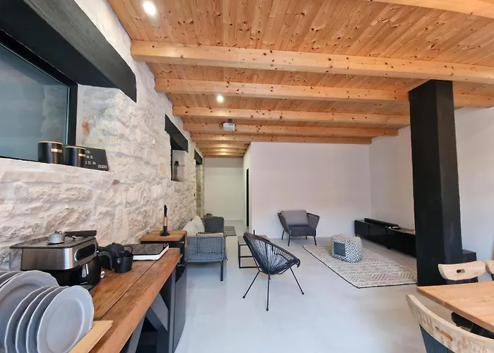 Holiday home The Black House - Modern With Garden,1500m From Umag