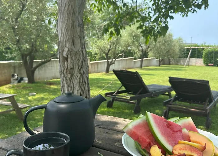 The Black House - Modern With Garden,1500m From * Umag