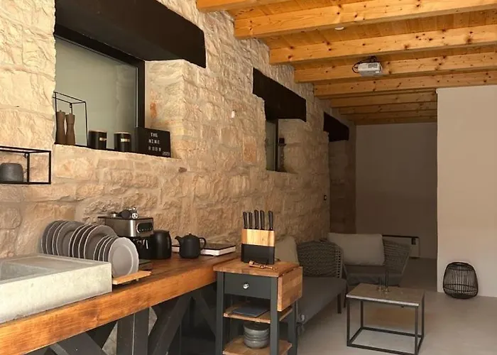 The Black House - Modern With Garden,1500m From Holiday home Umag
